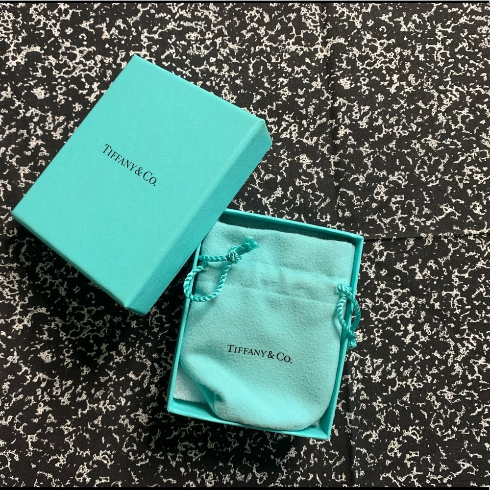 Small Tiffany Gift Box - Picture 2 of 6